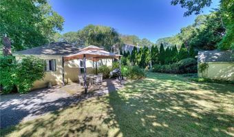 47 Wake Robin Trl, Narragansett, RI 02874