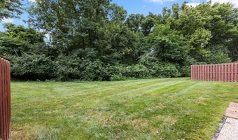 13362 Hiddencrest Ln, Ballwin, MO 63021