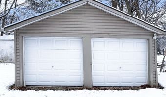 147 Brighton Dr, Akron, OH 44301