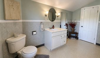 443 Amity Rd, Bethany, CT 06524