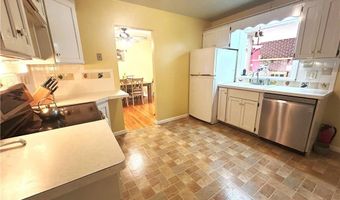 1009 Debbie Ln, Allentown, PA 18103