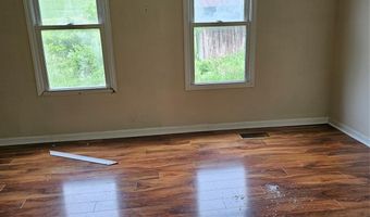 656 Water St, Bakersville, NC 28705