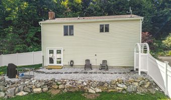 8 Pond Dr, Alloway, NJ 07422