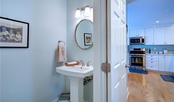 406 Corey Ln, Middletown, RI 02842
