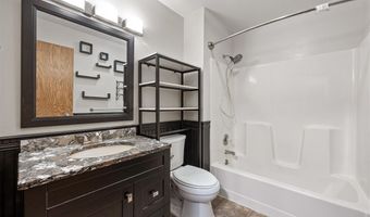 158 Elm Ridge Dr, North Liberty, IA 52317