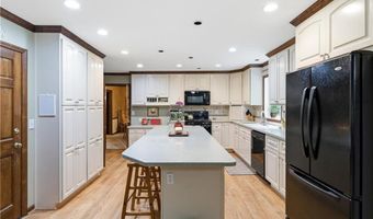 3609 Hermitage Dr, Berkeley Lake, GA 30096
