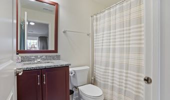 19 Putnam Ln 19, Danbury, CT 06810