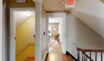460 E Main Rd, Middletown, RI 02840
