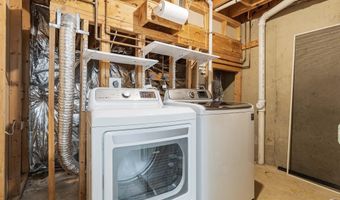 7716 EFFINGHAM Sq, Alexandria, VA 22315