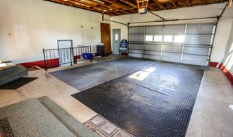 903 Willow Dr, Aberdeen, SD 57401