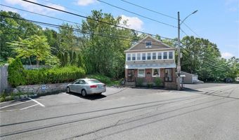 15 Thomas St, North Providence, RI 02911