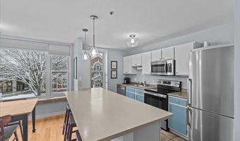 230 College St 8, Burlington, VT 05401