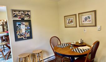 5 Governors Ln, Bethel, CT 06801