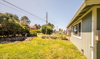 1135 1ST St NE, Bandon, OR 97411