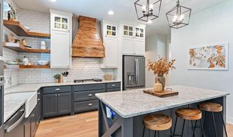 4205 Rainbow Farm Rd, Bentonville, AR 72713