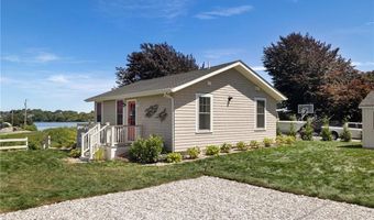 17 Goose Island Rd, Narragansett, RI 02882