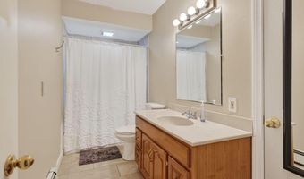 38 Mary Carroll St, Auburn, ME 04210