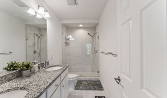 403 Copper Square Dr 403, Bethel, CT 06801