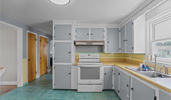 56 Brookfield Dr, Cranston, RI 02920