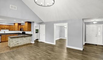 6686 Woodcrest Dr, Avon, IN 46123