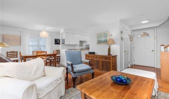 44 Bliss Mine Rd 10, Middletown, RI 02842