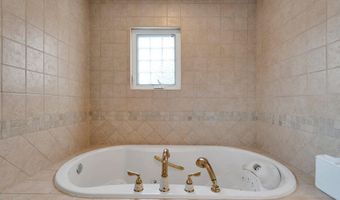 59 Top Sail Ct, Bayville, NJ 08721