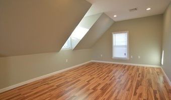 32 Roundy 2, Beverly, MA 01915