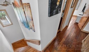 243 Ironwood Dr, Banner Elk, NC 28604