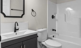112 Tupelo St, Advance, MO 63730
