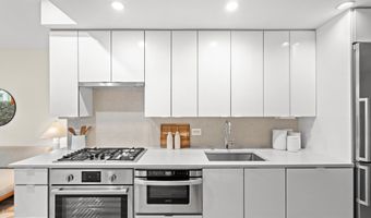 1311 13TH St NW 105, Washington, DC 20005