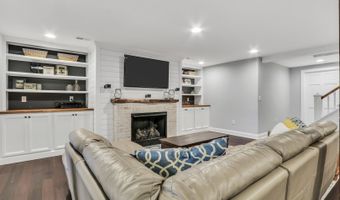 42037 N Old Lake Ave, Antioch, IL 60002
