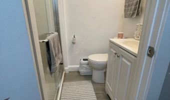 40 Scofield Ave, Bridgeport, CT 06605