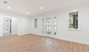 426 Demontluzin Ave, Bay St. Louis, MS 39520