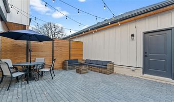 1145 NE Monroe St, Bentonville, AR 72712