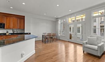 1815 POTOMAC GREENS Dr, Alexandria, VA 22314