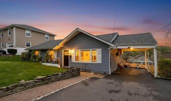 15 Cross St, Andover, NJ 07801