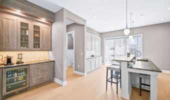 31 Valiant Ct, Middletown, NJ 07748