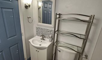 11 Walker St, Athens, OH 45701