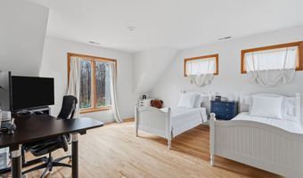 28 E Ridge Ct, Cheshire, CT 06410