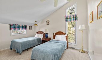 64 Starr Dr, Narragansett, RI 02882
