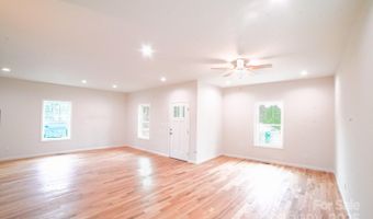 7 Berry Crest Ln, Arden, NC 28704