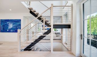 55 Bay View Ave, Amagansett, NY 11930