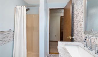 25 Fordham Ct, Albany, NY 12209