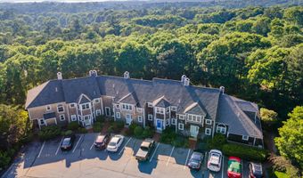 17 Harbor Hill Dr, Bourne, MA 02532
