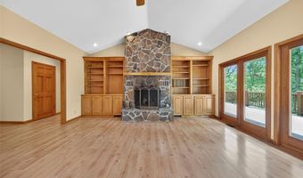 1074 Boone Woods Trl, Augusta, MO 63332