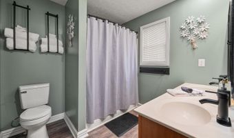 110 Farrar Dr, Aurora, IN 47001