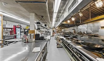 383 Metacom Ave, Bristol, RI 02809