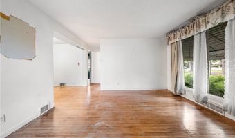 155 Mapleview Dr, Amherst, NY 14226