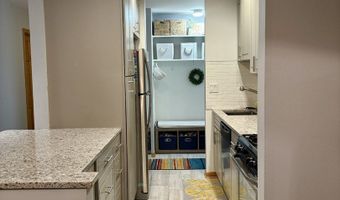 1227 S Old Wilke Rd 104, Arlington Heights, IL 60005