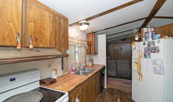 941 E Clayton Rd, Alderson, WV 24910